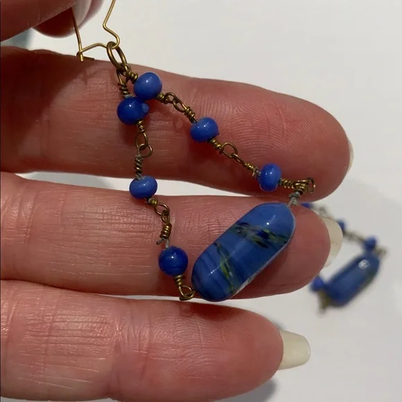 Vintage Victorian style blue glass bead and brass wire Dangle pierced Earrings - Picture 3 of 4